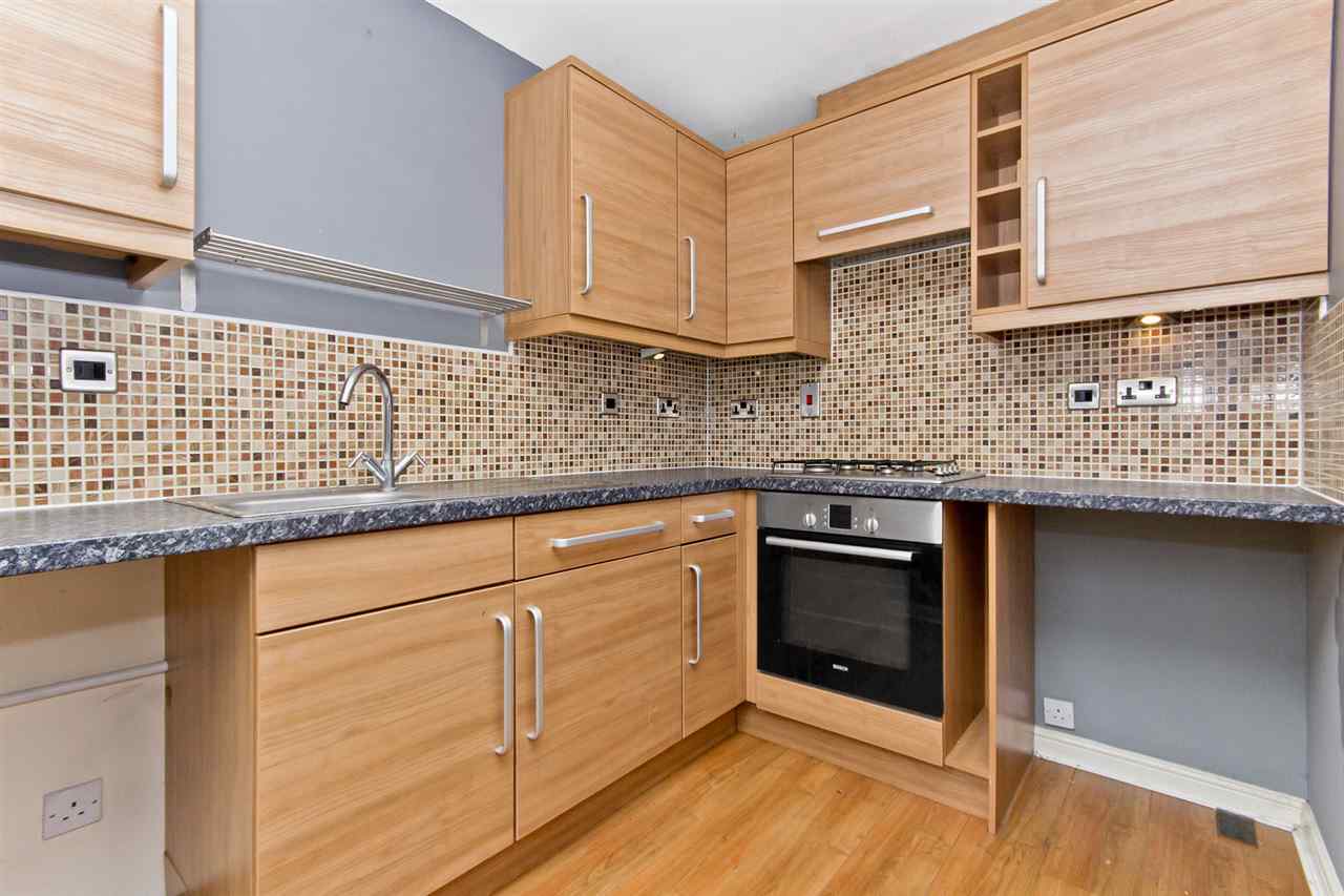 resized-2349823-Image 06 - Kitchen.jpg